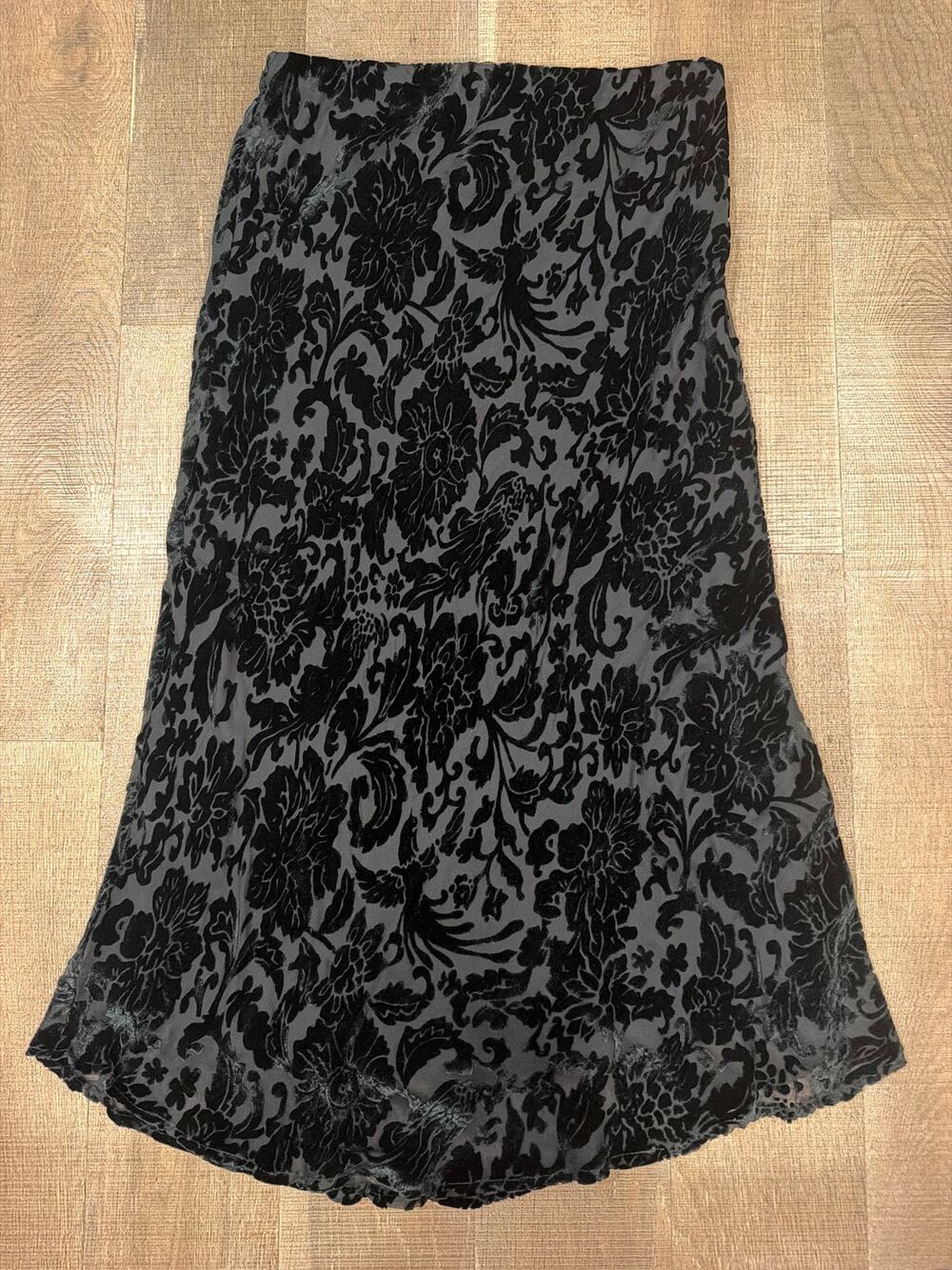 Silkland Romantic Black Silk and velvet Long Skirt